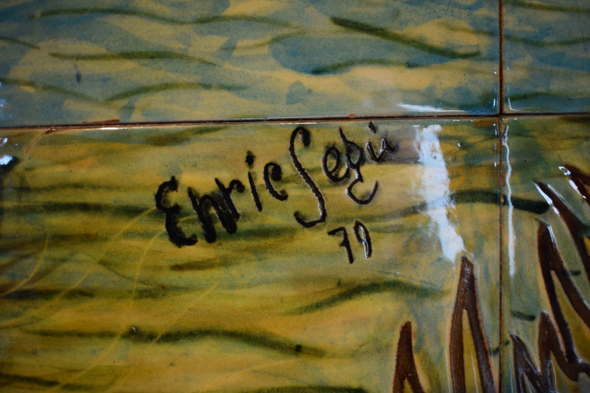 Detalle con la firma de Enric Segú. | © Terracotta Museu