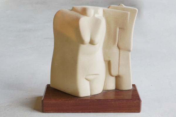 Escultura. Terra vermella i engalba de Fonteta. Motlle de guix i colatge. Josep Vilà-Clara Garriga, 1989. 30x29x14 cm. Col·lecció particular.