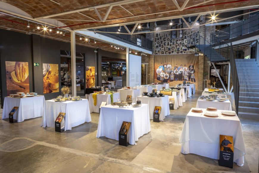 Vista de l'exposició Parant taula, edició 2022 | © © Terracotta Museu, autor: Jordi Geli Vista de l'exposició Parant taula, edició 2022