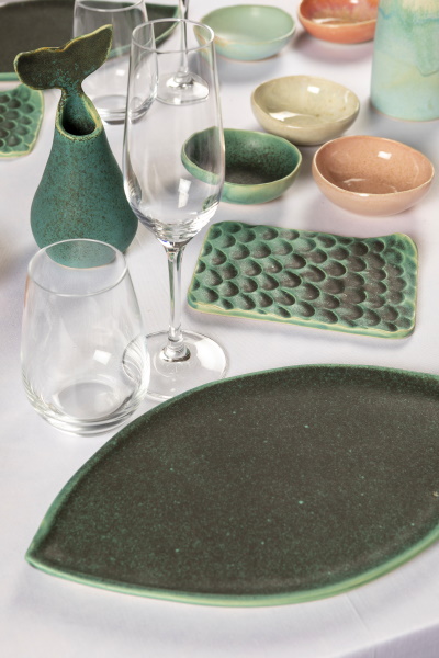 ROBERTO, MIO PALMO!. Gres esmaltat a 1250°C, planxa i modelat. | © Jordi Geli / Terracotta Museu