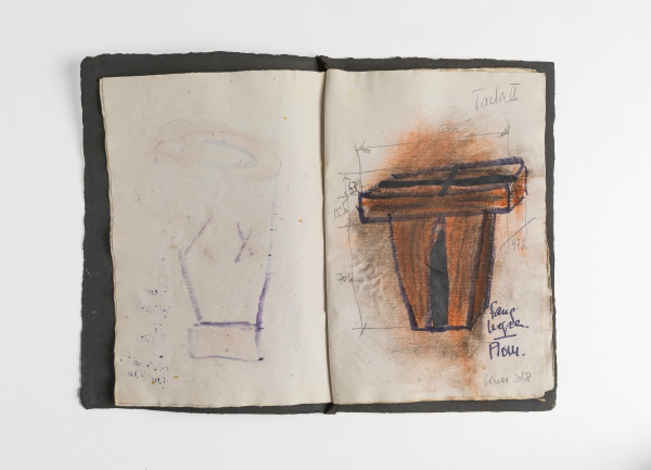 VESTIGIS (2018). Tècnica mixta sobre paper fet a mà.