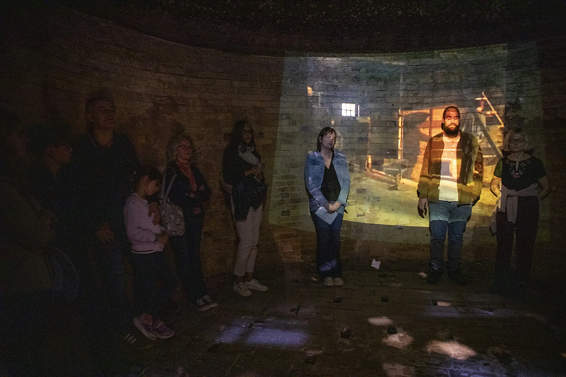 Visita sensorial guiada realizada durante las jornadas de Museus. Espais de Benestar 2025 | © Jordi Geli