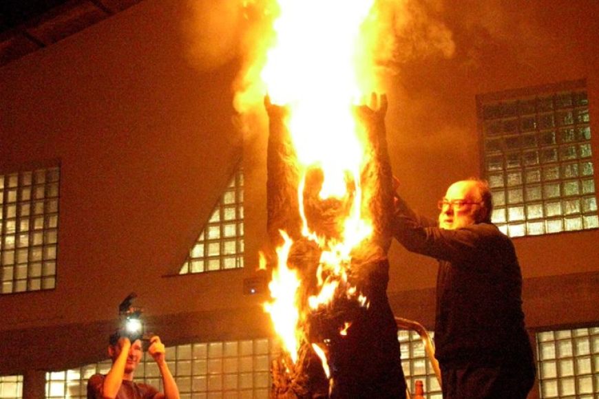 Home de foc Home de foc