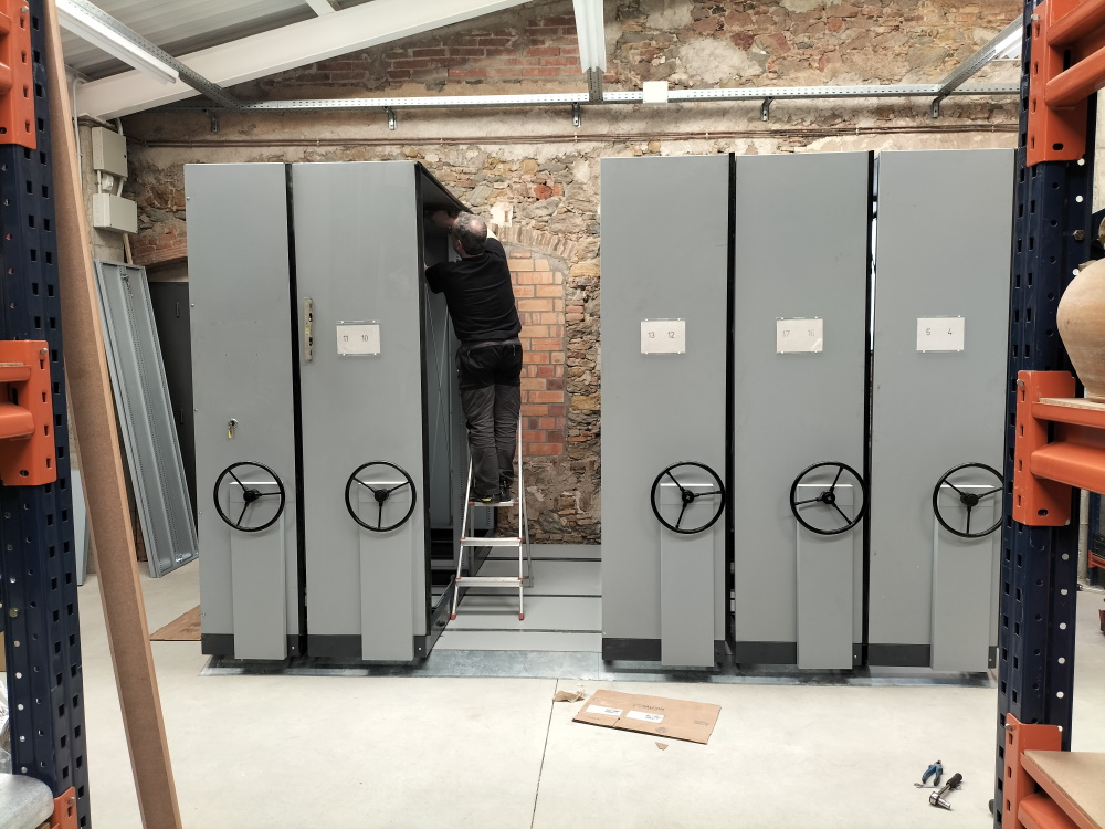 Durante el montaje en las dependencias del almacén