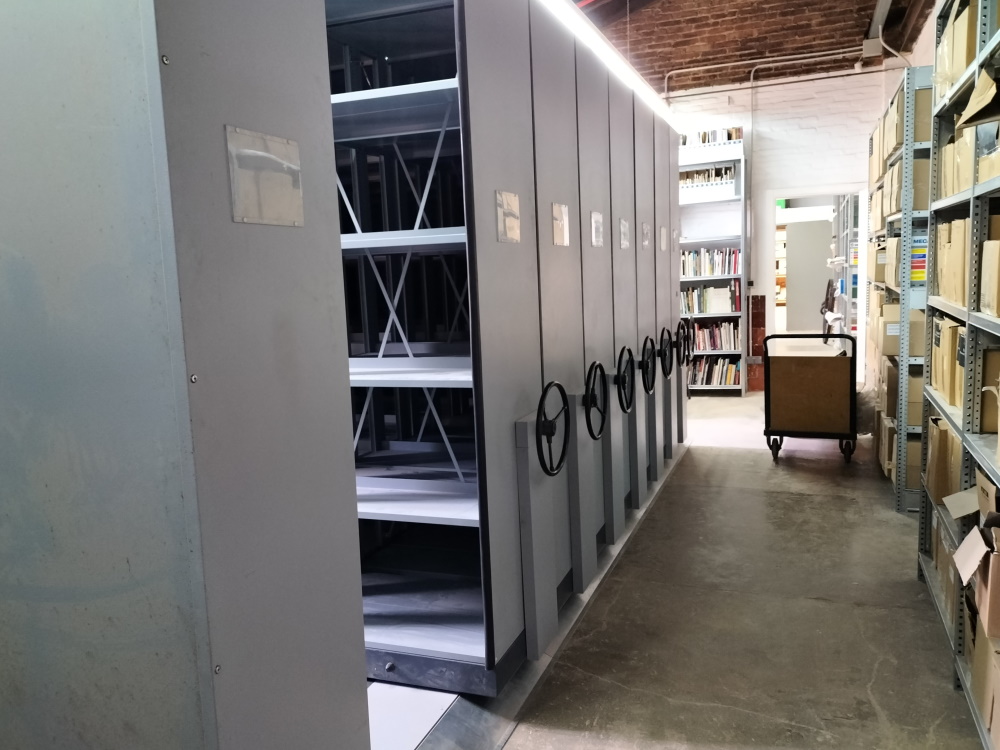 Los armarios compactos del nuevo centro de biblioteca y documentación