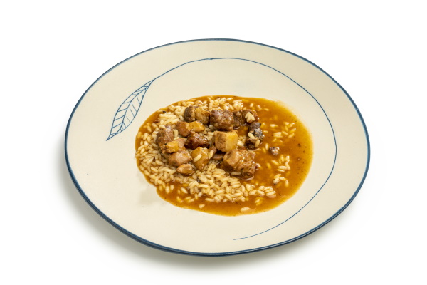 Arròs caldós de Pals amb pollastre, conill, costelló de porc, sèpia i gambes de Palamós. | © Jordi Geli / Terracotta Museu