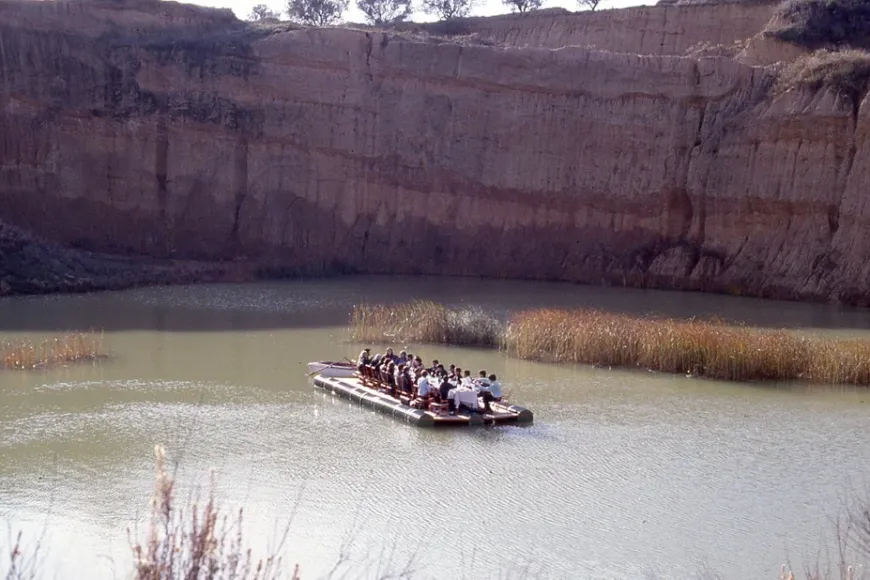 Repàs flotant sobre l’aiguamoll. Terrera Vacamorta (Cruïlles), 7 de desembre de 1985. | © Isabel Cortès Repàs flotant sobre l’aiguamoll. Terrera Vacamorta (Cruïlles), 7 de desembre de 1985. | © Isabel Cortès