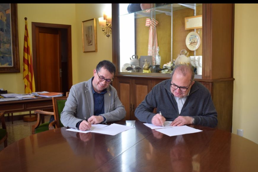 L'alcalde de l'Ajuntament de la Bisbal i president del Patronat del Terracotta Museu, Sr. Enric Marquès Serra, i el president de l'Associació de Ceramistes de la Bisbal, Sr. Joan Vilà-Clara Garriga | © Terracotta Museu L'alcalde de l'Ajuntament de la Bisbal i president del Patronat del Terracotta Museu, Sr. Enric Marquès Serra, i el president de l'Associació de Ceramistes de la Bisbal, Sr. Joan Vilà-Clara Garriga | © Terracotta Museu